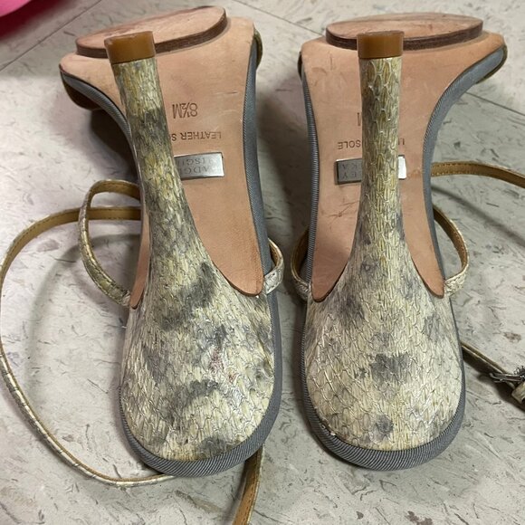 BADGLEY MISCHKA Grey Snake Leather Designer T-strap Sandals Heels 5"‎ - Picture 15 of 16
